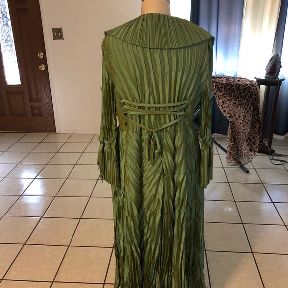 Accordion Styled maxi jacket - Picture 2 of 2
